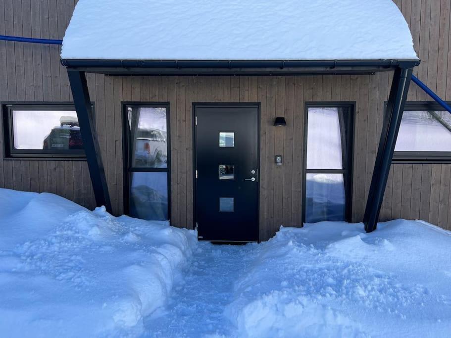 Skaidi Lodge - Modern Cabin Luxury - 6 Beds Хаммерфест Экстерьер фото